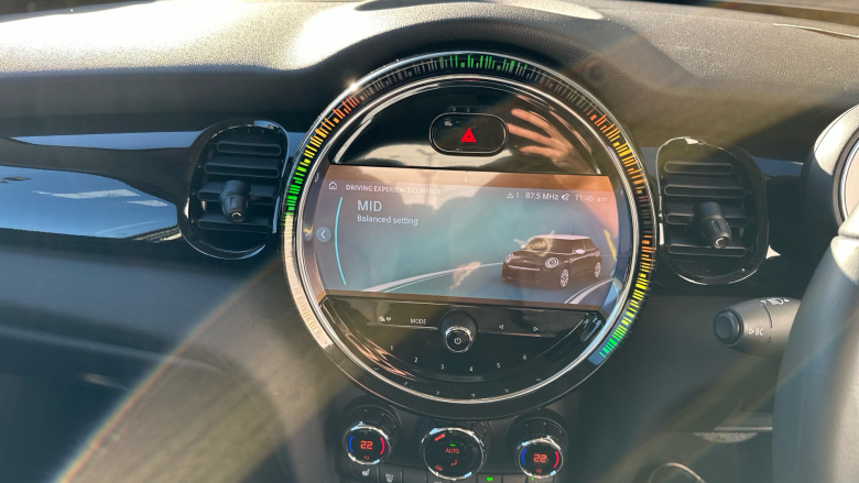 MINI Hatchback 1.5 Cooper Classic 5dr Auto Petrol Hatchback